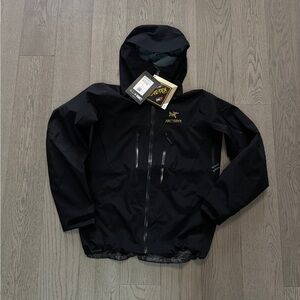 Arc’teryx Beta Jacket GORE-TEX – (Size M)